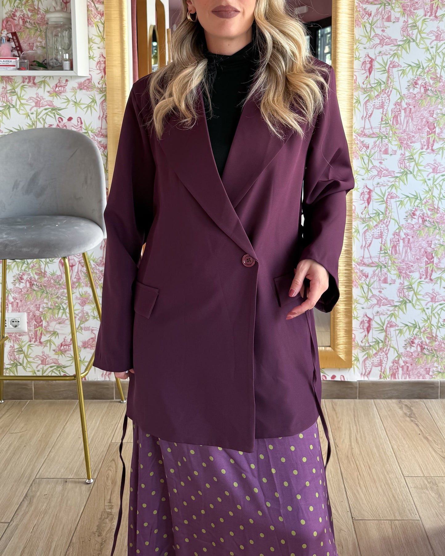 Blazer over Susy