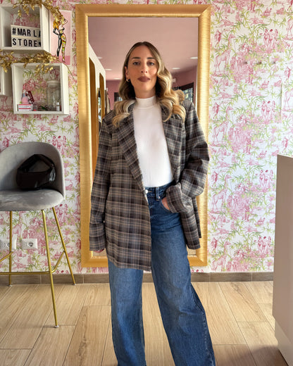 Blazer over Claudia